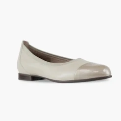 Munro Women’s Mila Cream Combo